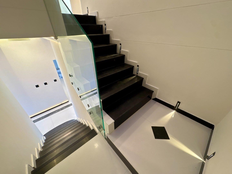 4 Bedroom Property for Sale in Sandown Western Cape